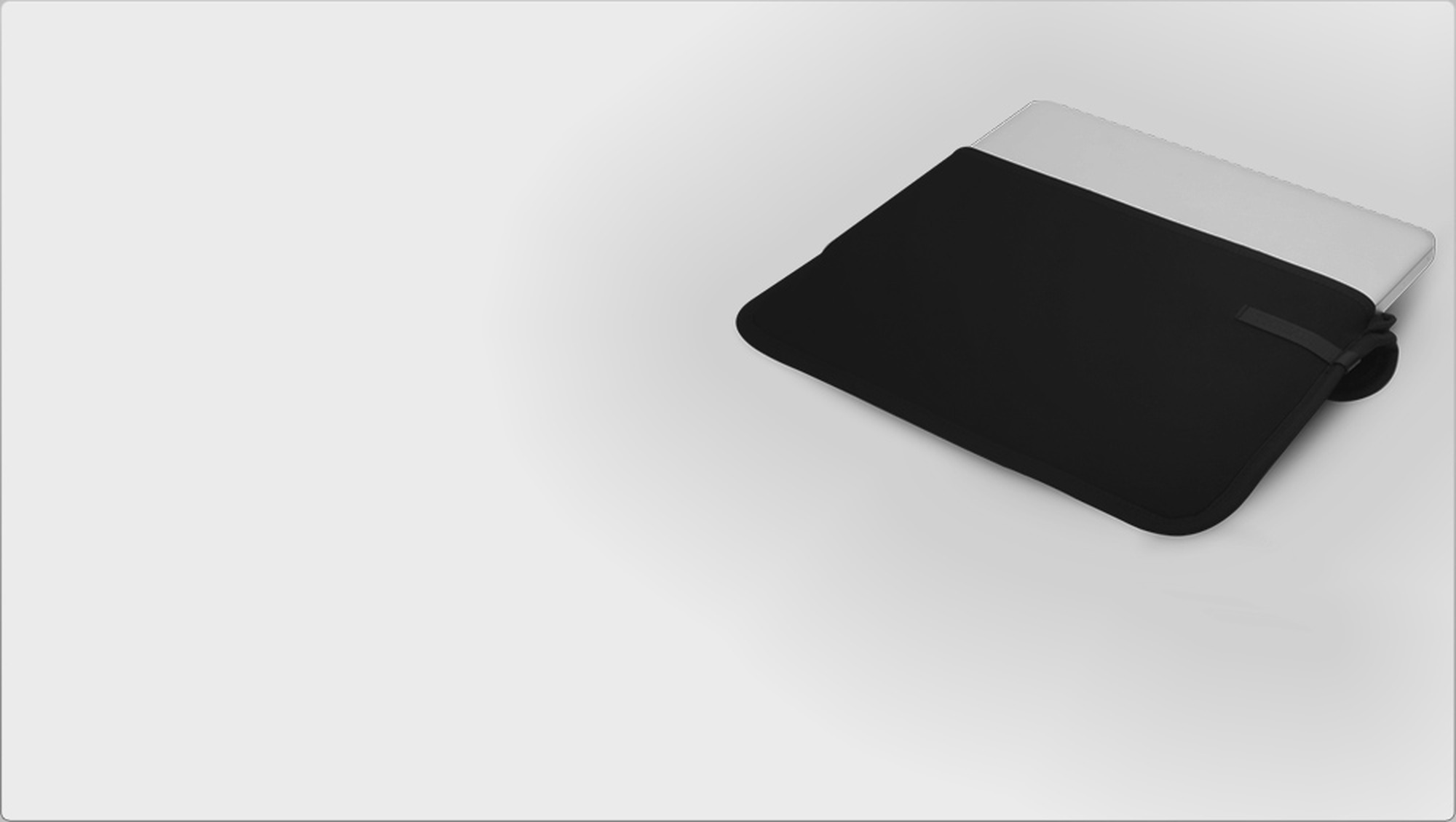 Neoprene sleeve / Original product photography.